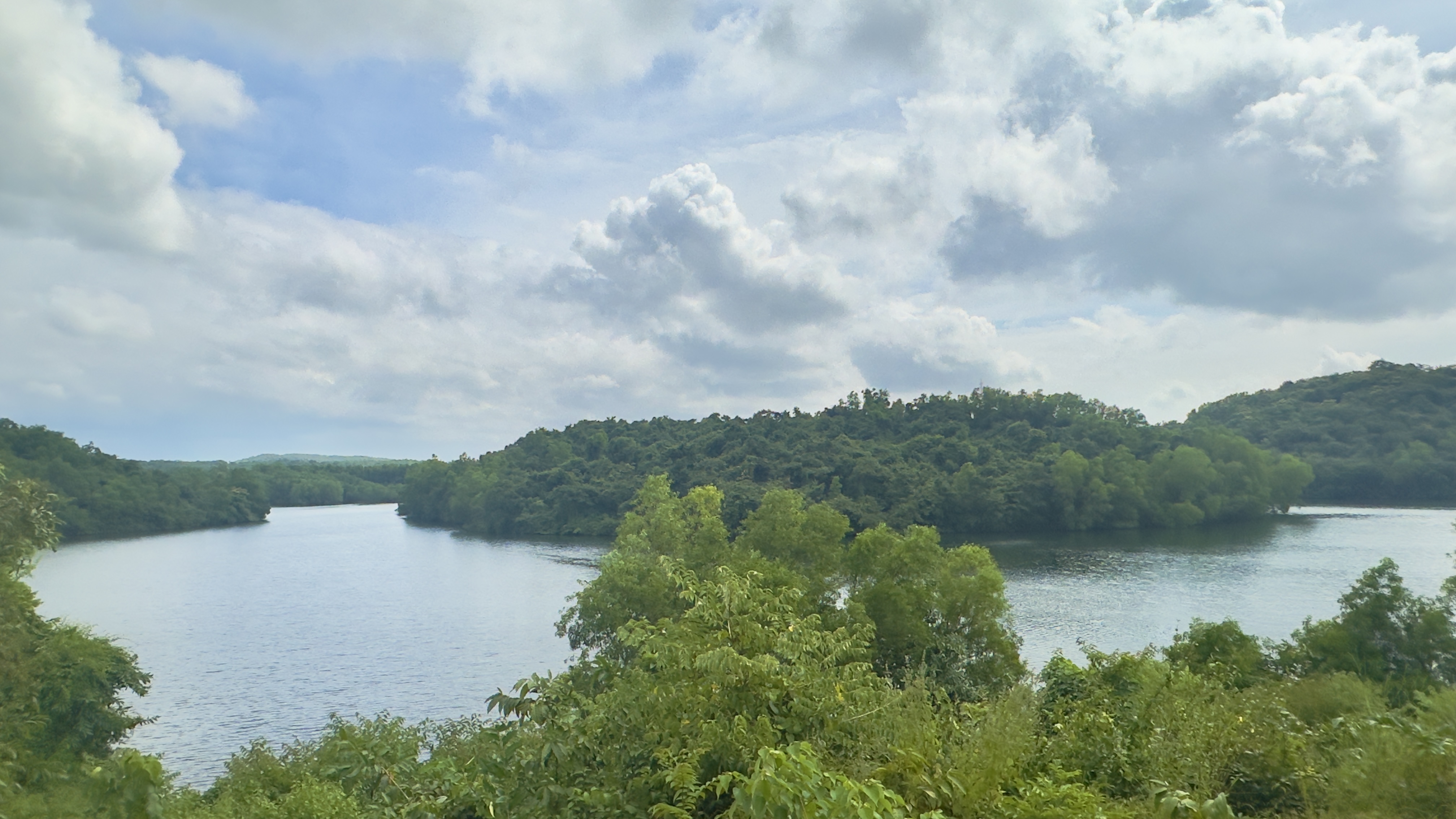 Mango Lakefront Paradise Guhagar